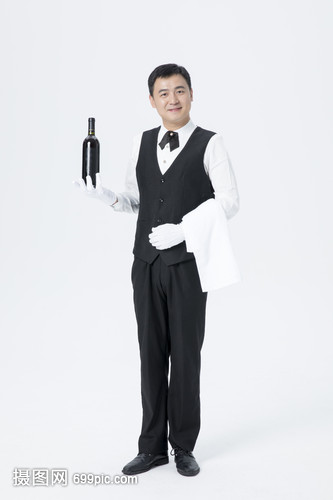 男服務(wù)員紅酒